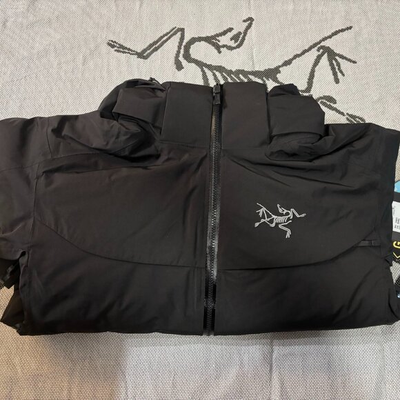 Arc'teryx Men's Black Down Jacket - Picture 3 of 8